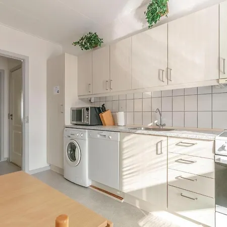 One-Bedroom Apartment In Allinge شقة
